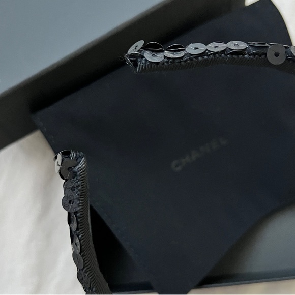 Auth Chanel 23C Sequin CC Logo Black Headband - Excellent condition - Picture 4 of 6